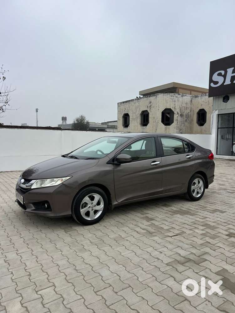 Honda City 1.5 V 5th Gen I-vtec Mt, 2015, Petrol