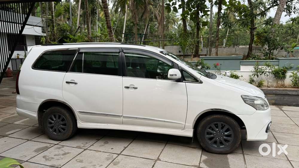 Toyota Innova Diesel 2014