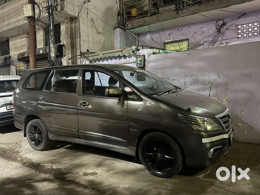 Toyota Innova Diesel 2015 Model 17 Inch Alloy