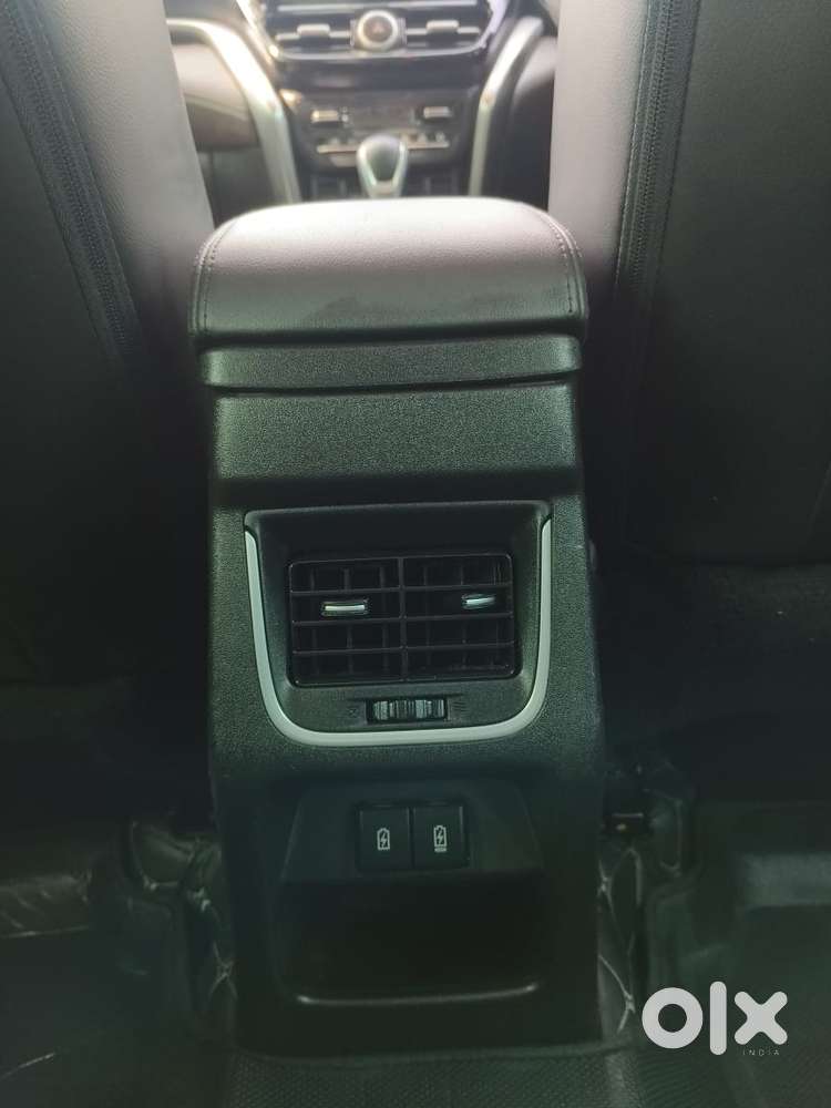 Toyota Urban Cruiser Hyryder 1.5 V Hybrid, 2022, Petrol