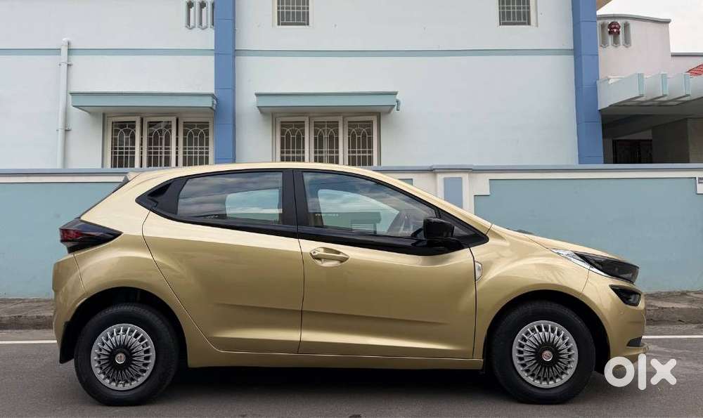 Tata Altroz 1.2 Xe, 2021, Petrol