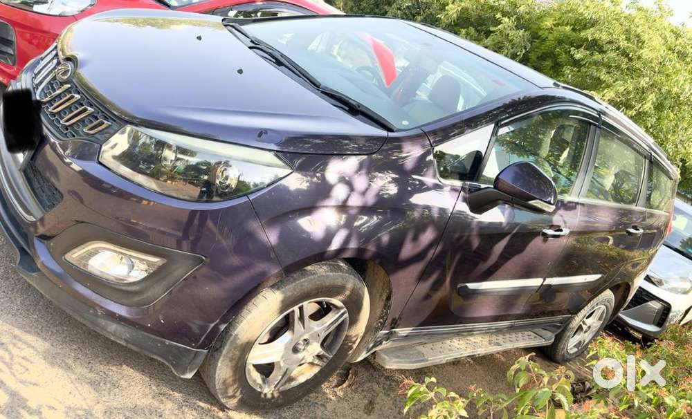 Mahindra Marazzo Diesel M6