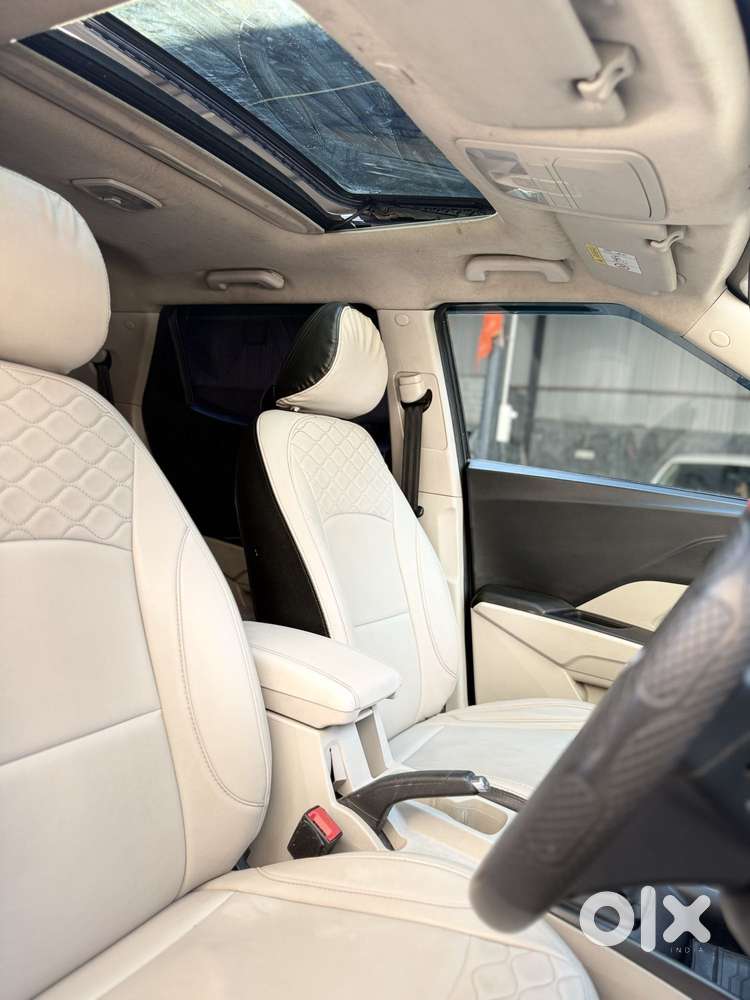 Mahindra Xuv300 W6, 2023, Petrol