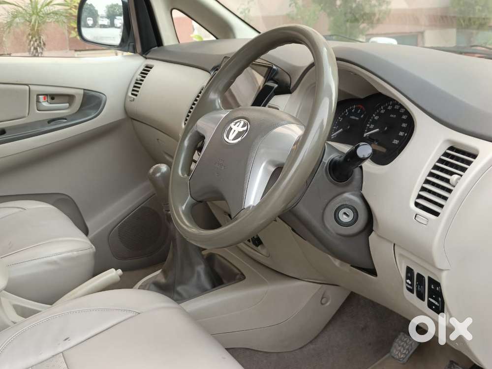 Toyota Innova 2.5 G (diesel) 8 Seater, 2014, Diesel