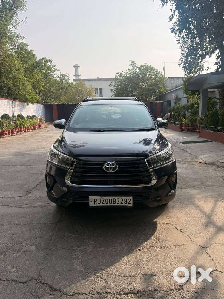Innova Crysta 2.4 Ltr Diesel Automatic Company Maintained