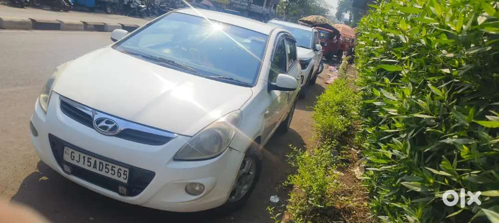 White I20 Asta