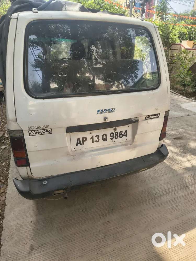 Maruti Suzuki Omni 2010