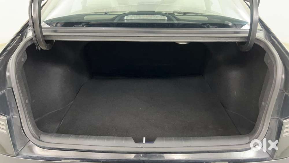 Hyundai Verna 1.5 Sx (o) Petrol Mt, 2024, Petrol