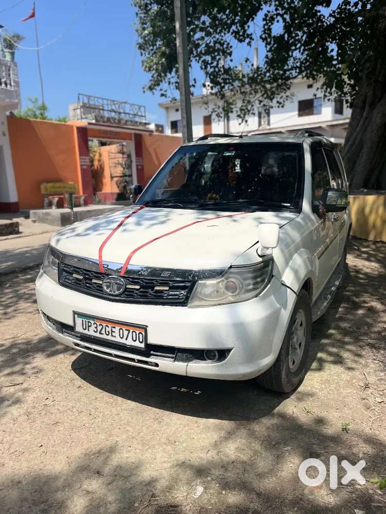 Tata Safari Storme 2015