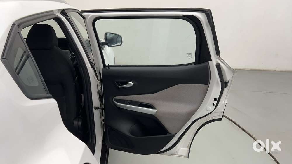 Nissan Magnite 1.0 Xv Turbo Cvt, 2022, Petrol