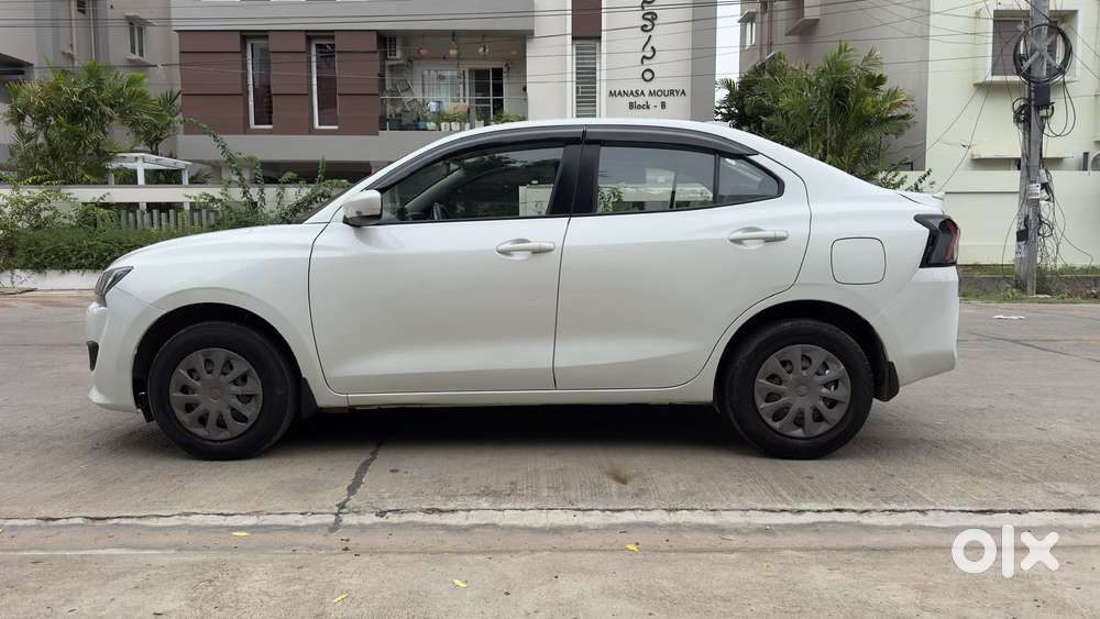 Maruti Suzuki Swift Dzire Vxi(o) Mt, 2024, Petrol