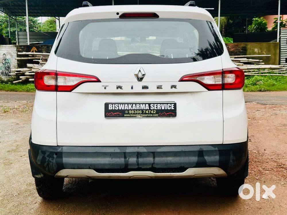 Renault Triber Rxt, 2023, Petrol