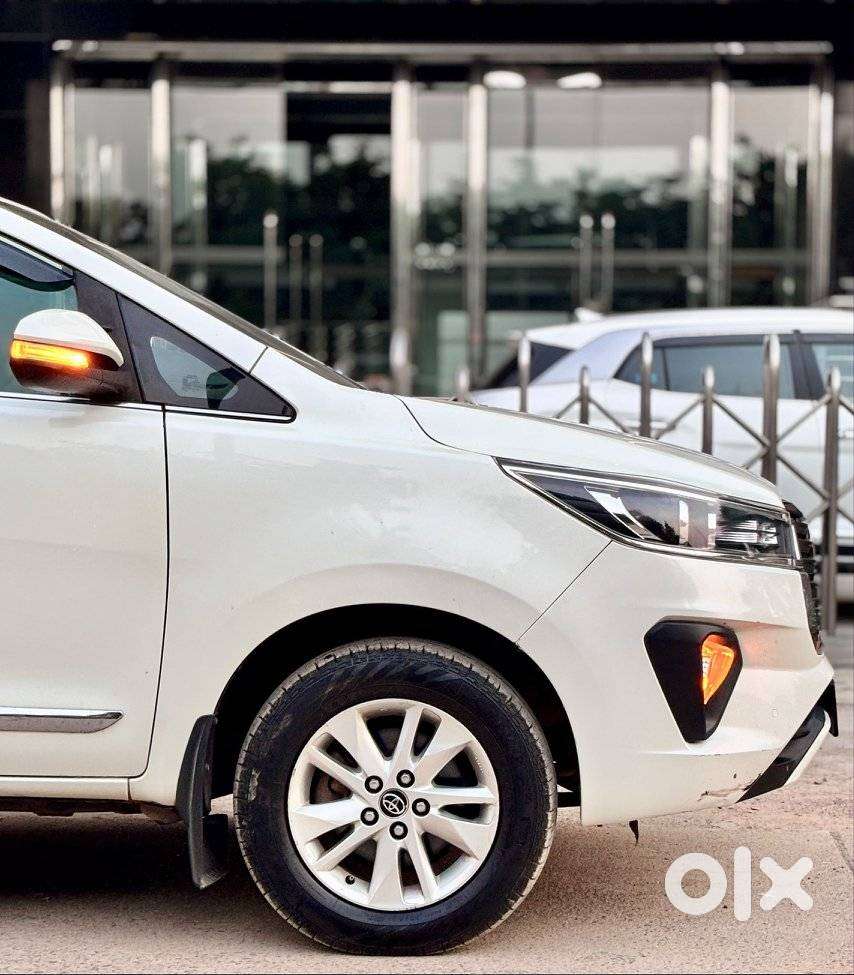 Toyota Innova Crysta 2.4 V, 2017, Diesel