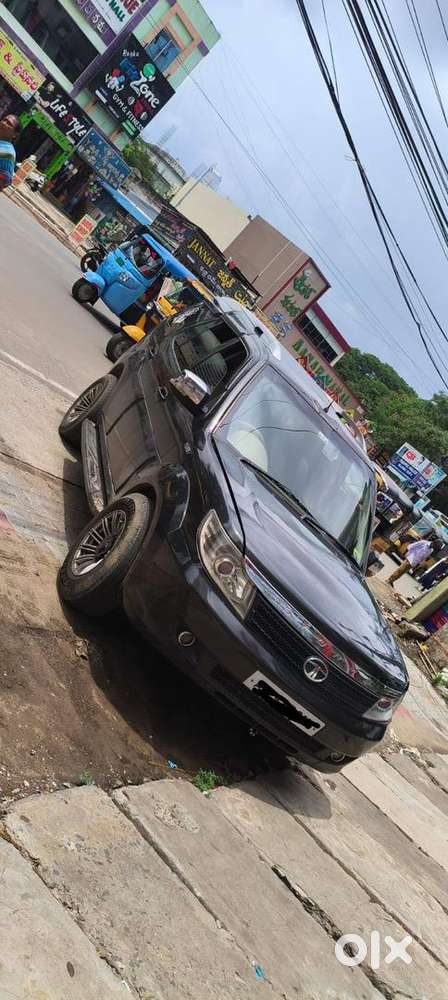 Tata Safari Storme 2012