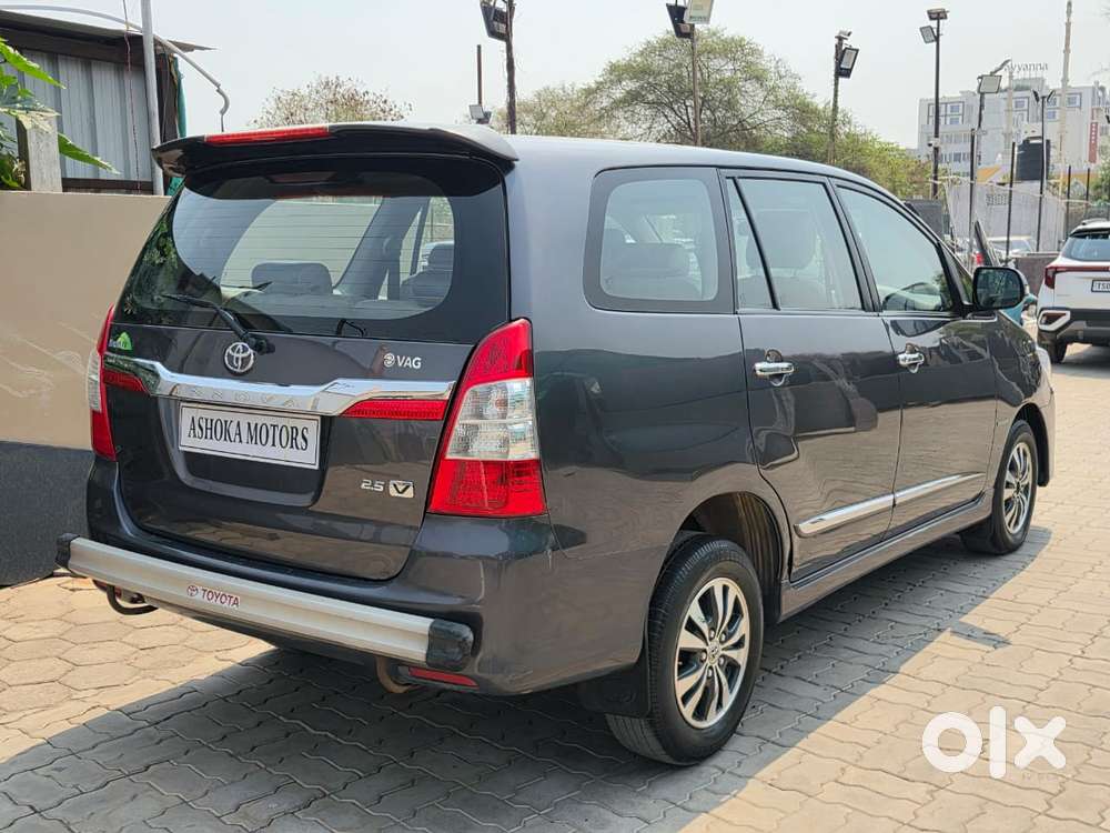 Toyota Innova 2.5 V 8 Str, 2015, Diesel