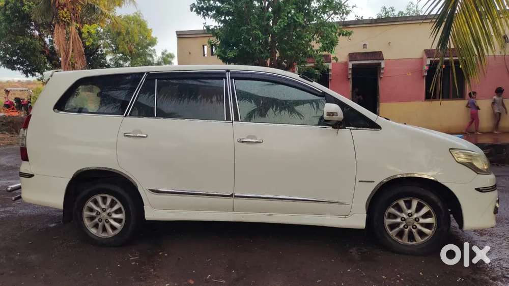 Toyota Innova 2014 Diesel 7-seater Manual