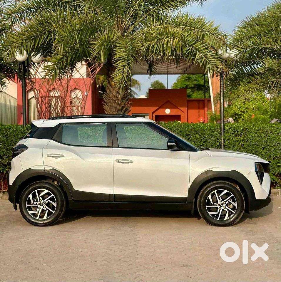 Mahindra Xuv 3xo Ax5 Ds Mt, 2025, Diesel