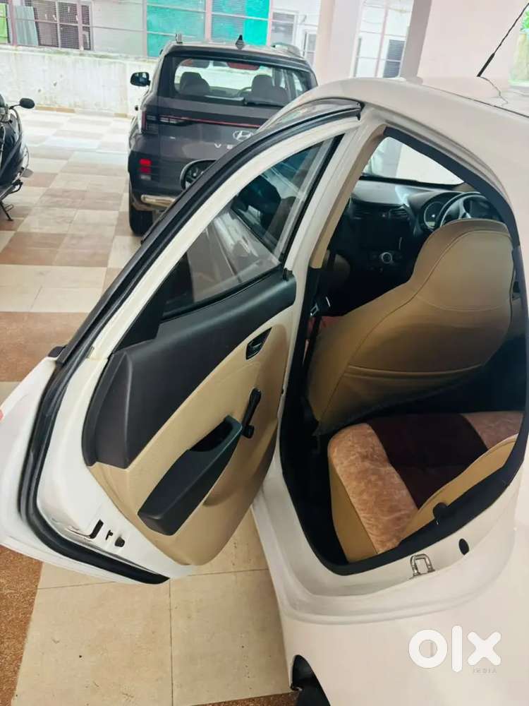 Hyundai Eon Magna 2016 Variant