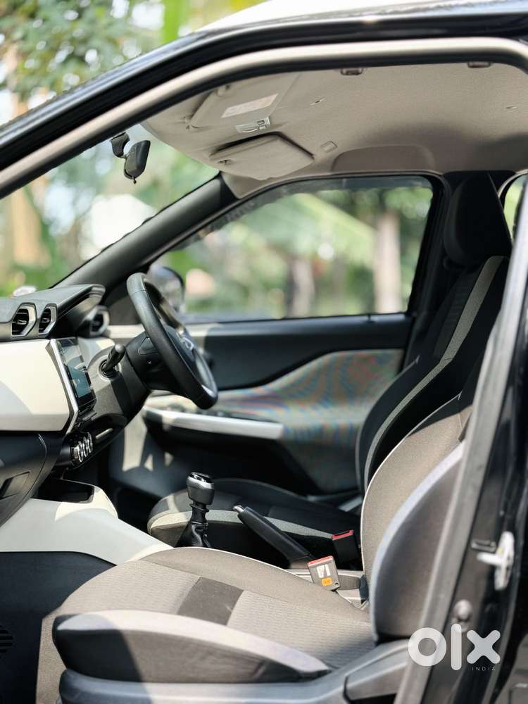 Nissan Magnite 1.0 Xv, 2023, Petrol