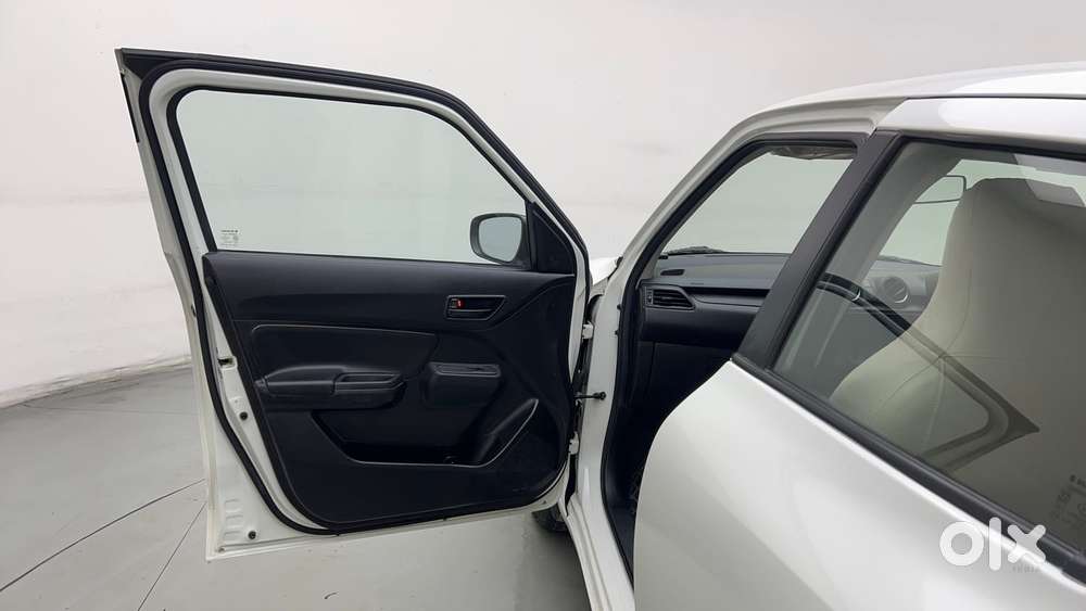 Maruti Suzuki Swift 1.3 Lxi, 2022, Petrol