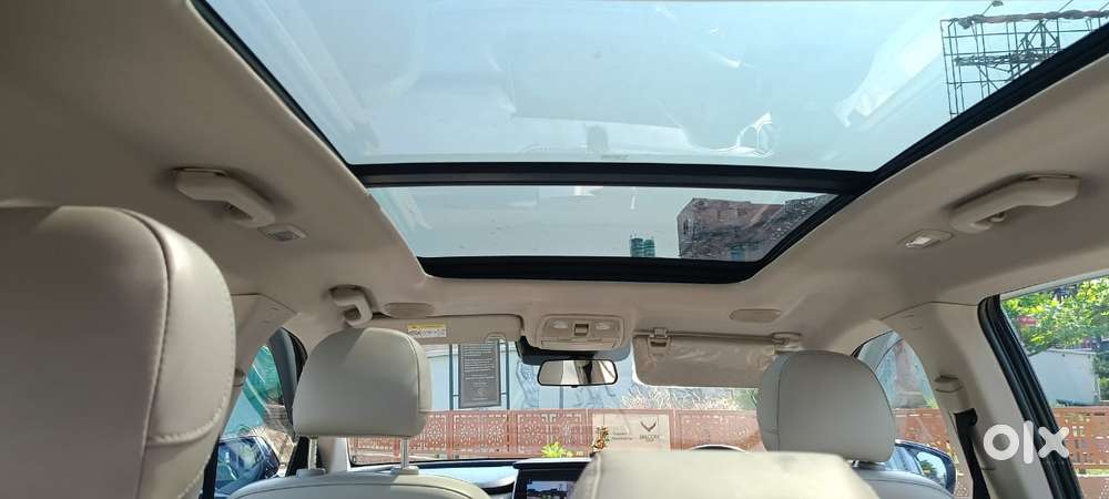 Mahindra Xuv700 2.2 Ax 7 Diesel Mt Luxury Pack Str, 2023, Diesel