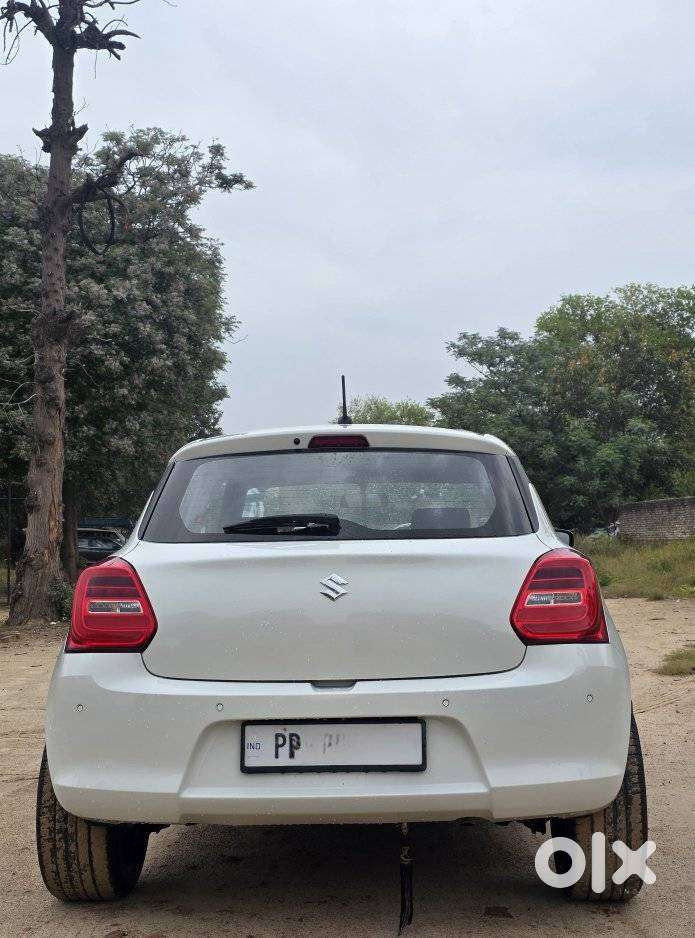 Maruti Suzuki Swift 1.3 Zxi, 2023, Petrol