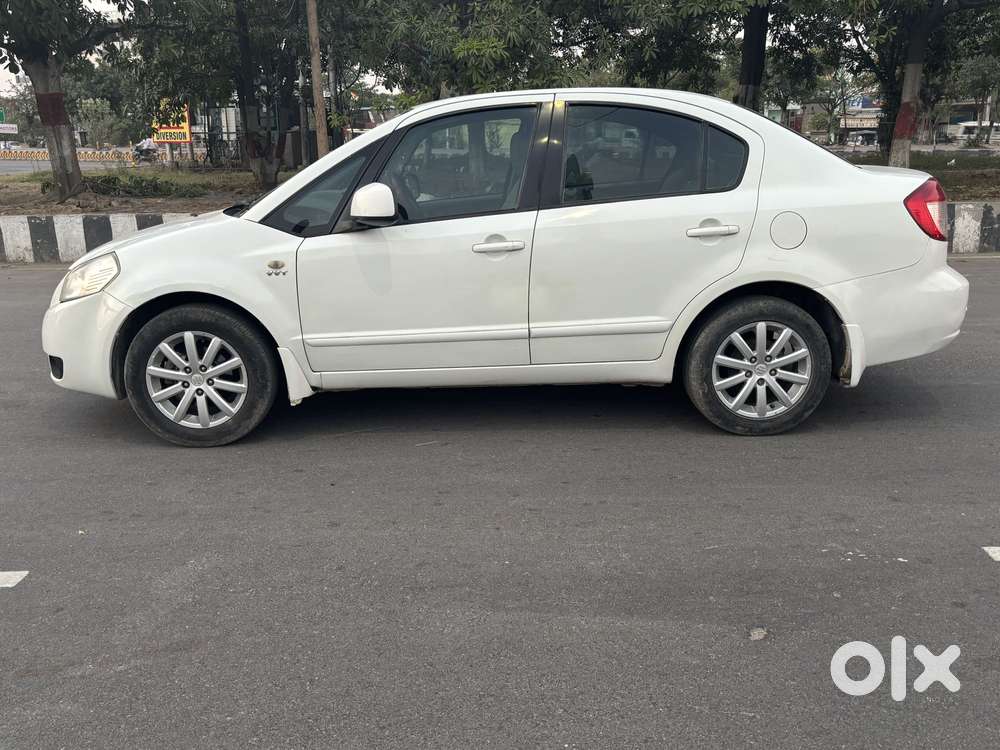 Maruti Suzuki Sx4 Vxi Bsiv, 2011, Petrol