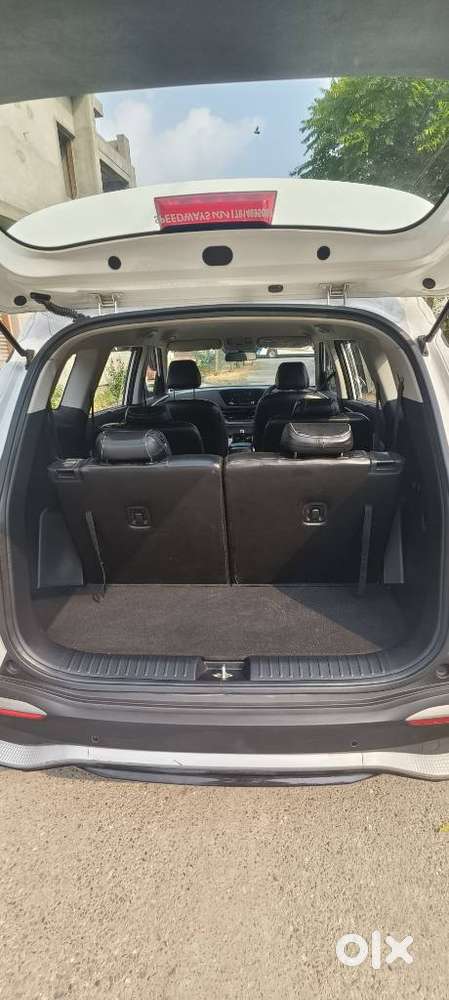 Kia Carens, 2024, Petrol