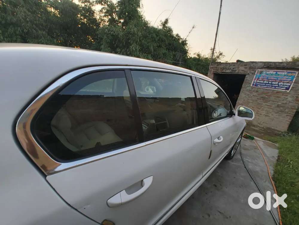 Skoda Superb Ambition Petrol 2015