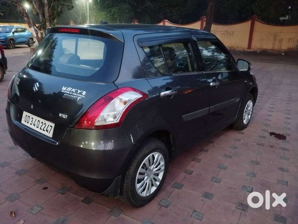 Maruti Suzuki Swift Vxi 1.2 Abs Bs-iv, 2018, Petrol