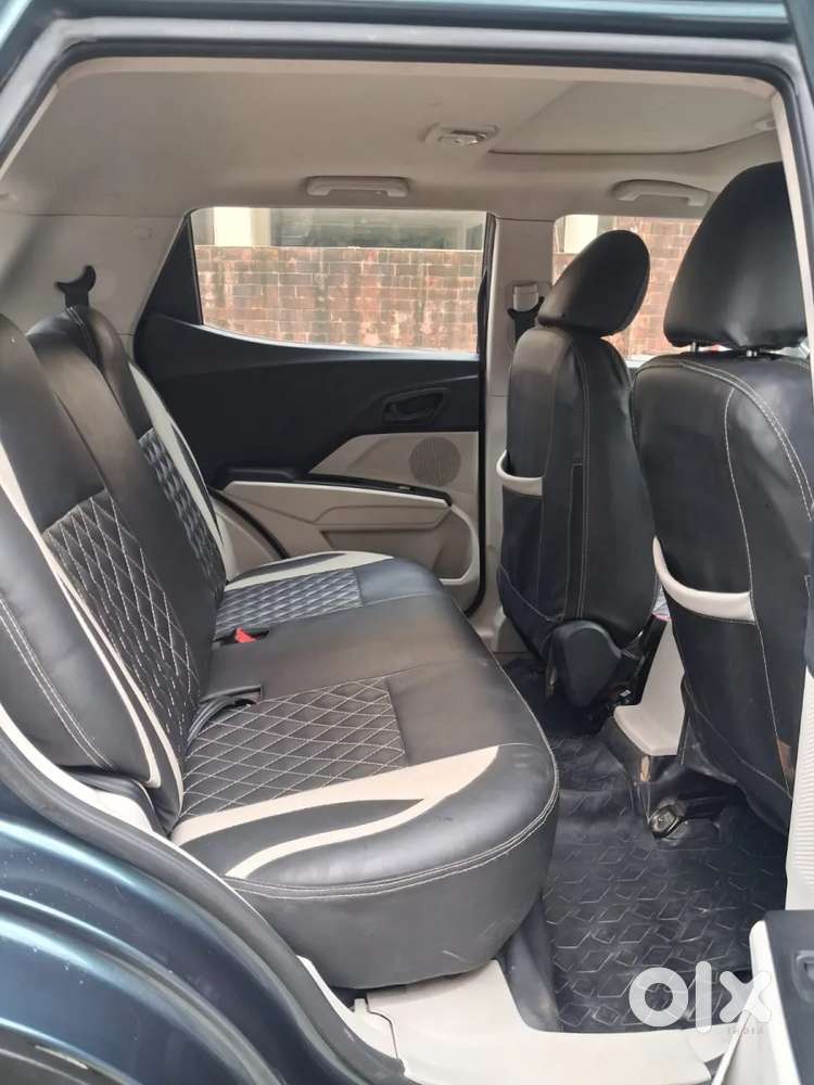 Mahindra Xuv300 1.2 W6 Amt Petrol, 2022, Petrol