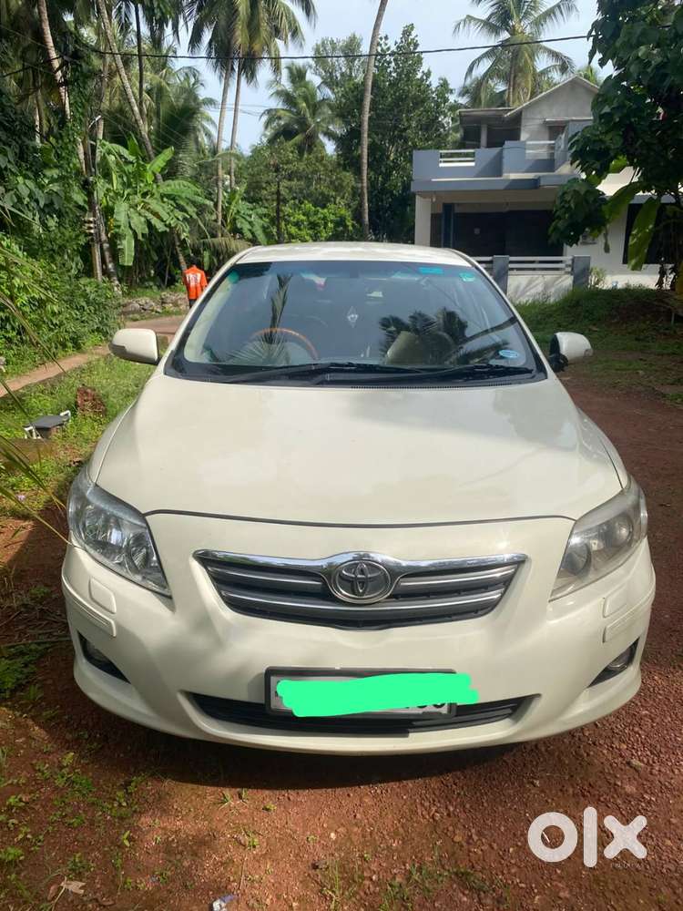 Toyota Corolla Altis 2010 Petrol Le