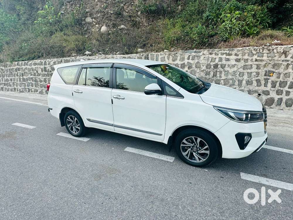 Toyota Innova Crysta [2020-ongoing] 2.4 Vx 8 Str, 2024, Diesel
