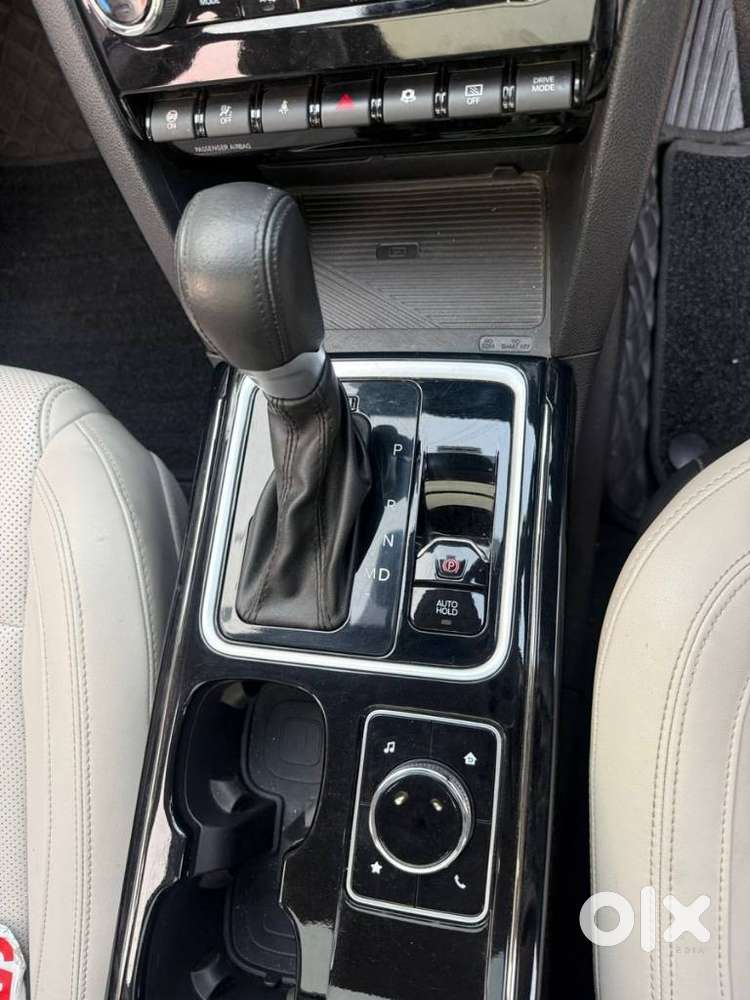 Mahindra Xuv700 2.2 Ax 7 Diesel At Luxury Pack Str, 2024, Diesel