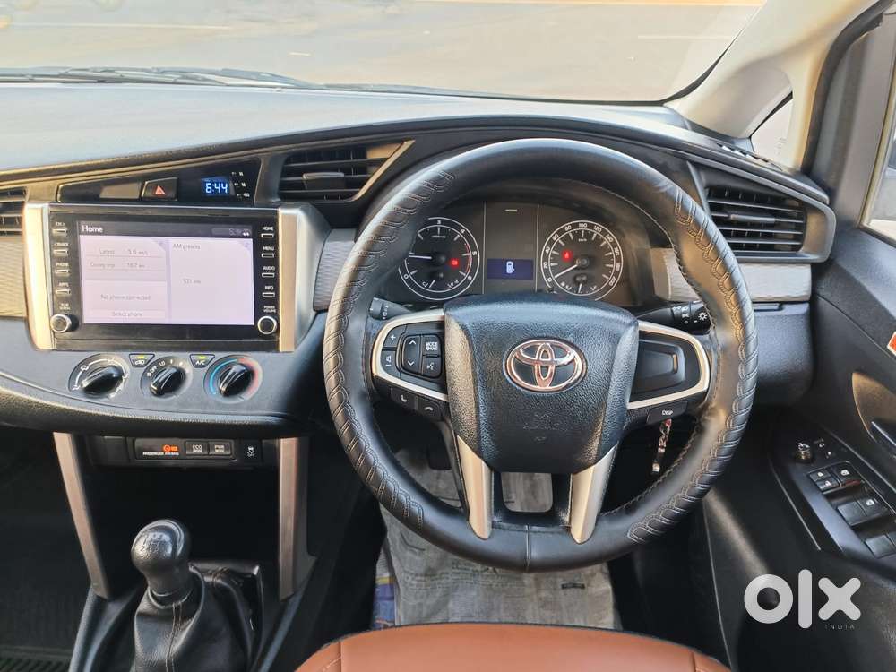 Toyota Innova Crysta 2.4 G Mt, 2023, Diesel