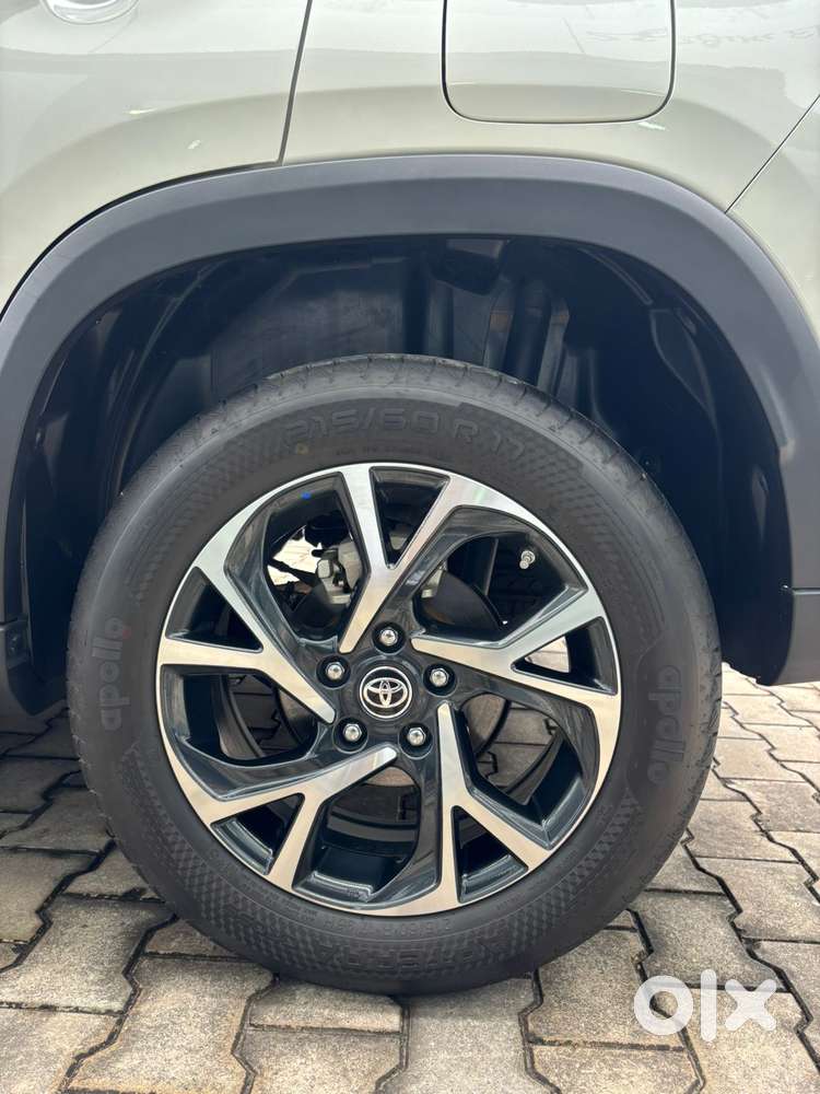 Toyota Urban Cruiser Hyryder 1.5 V Neo Drive At, 2024