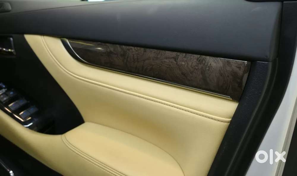 Toyota Vellfire, 2023, Petrol