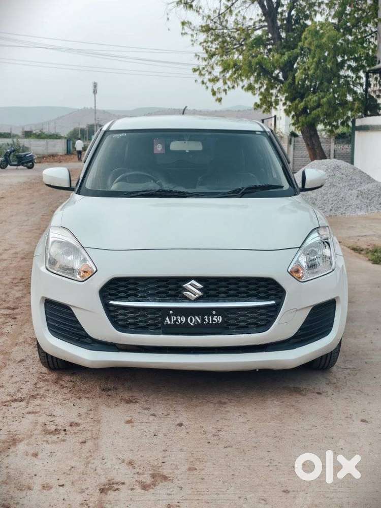 Maruti Suzuki Swift Vxi + Manual, 2022, Petrol