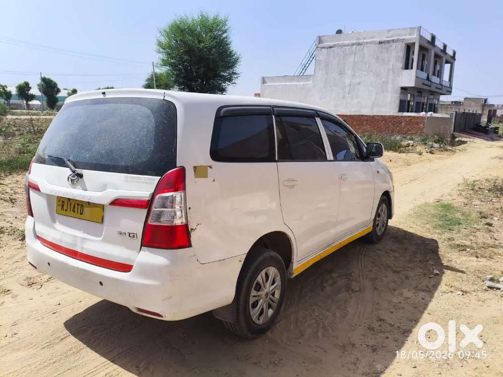 Innova 7+1 Taxi Permit