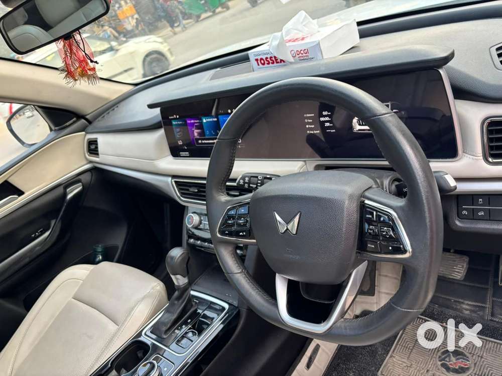 Mahindra Xuv700 2.2 Ax 7 Diesel At Luxury Pack Str, 2025, Diesel