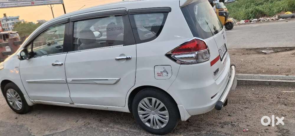 Maruti Suzuki Ertiga 2015 Diesel 211742 Km , Screen, Reverse Camera