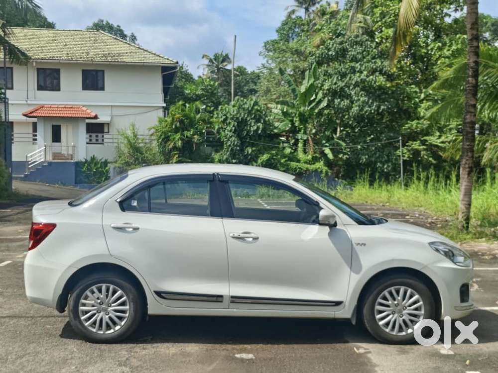 Maruti Suzuki Swift Dzire Amt Zxi, 2018, Petrol