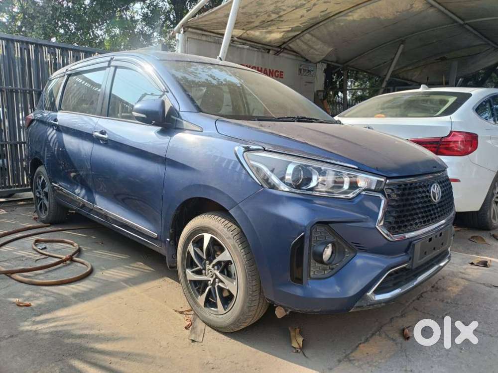 Toyota Rumion V At, 2023, Petrol