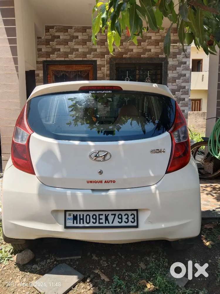 Hyundai Eon 2017 Petrol Well Maintained & Only Showroom Serviced