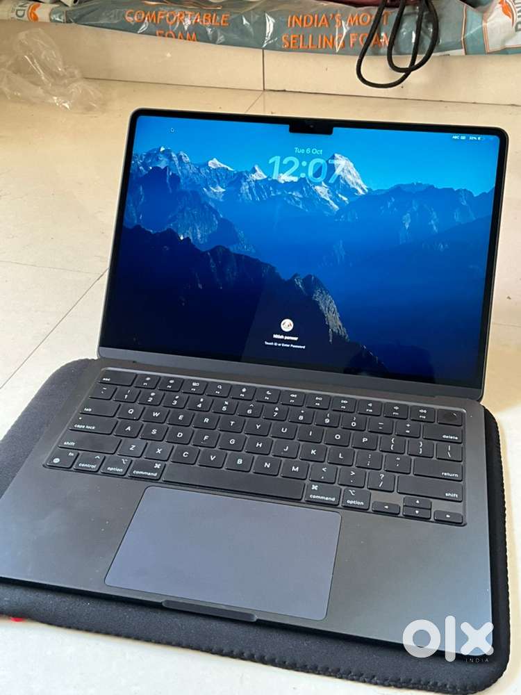 Apple Macbook Air M2, 8Gb 256GB 100% Battery Health Brand New