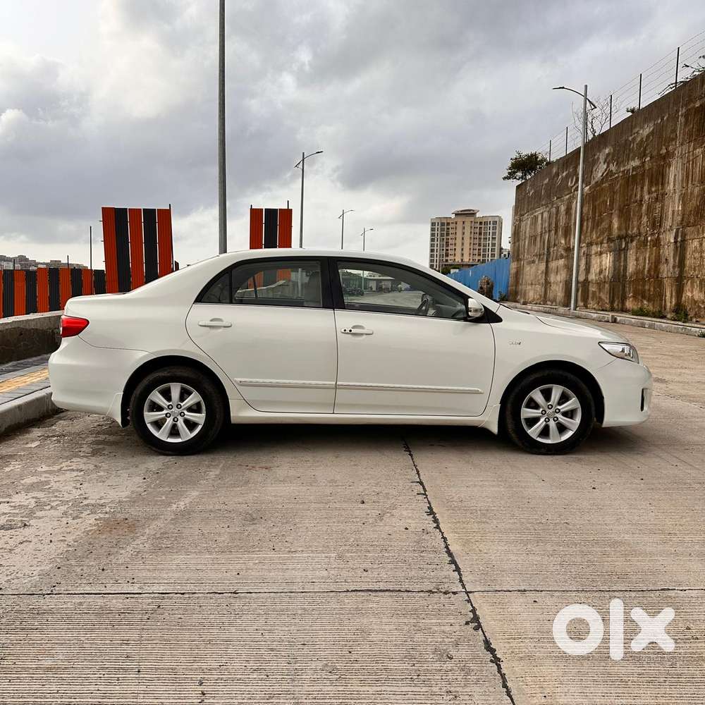 Toyota Corolla Altis [ ] 1.8 Vl At, 2012, Petrol