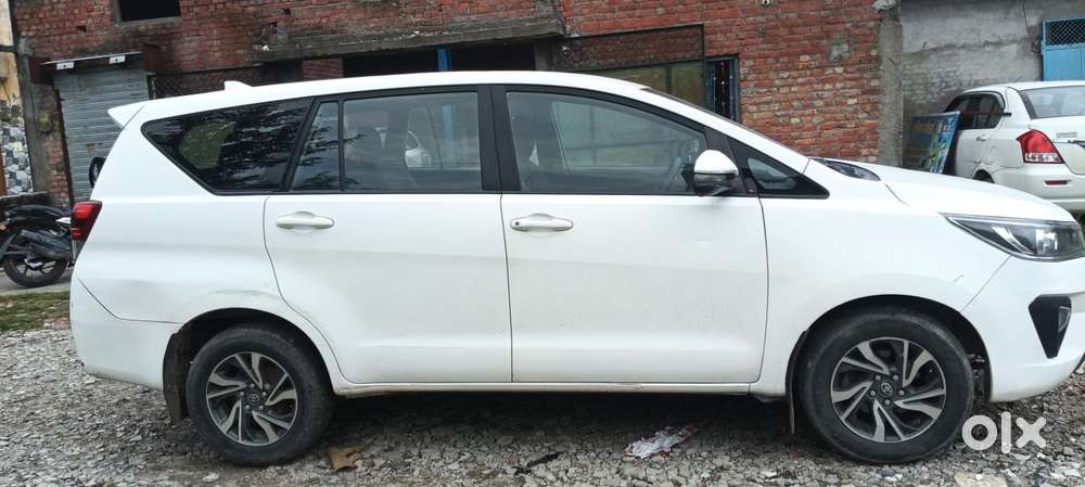 Toyota Innova Crysta 2.4 G Mt, 2022, Diesel