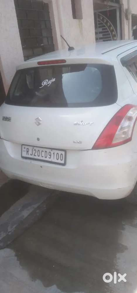 Maruti Suzuki Swift 2015 Cng & Petrol 180000 Km Driven