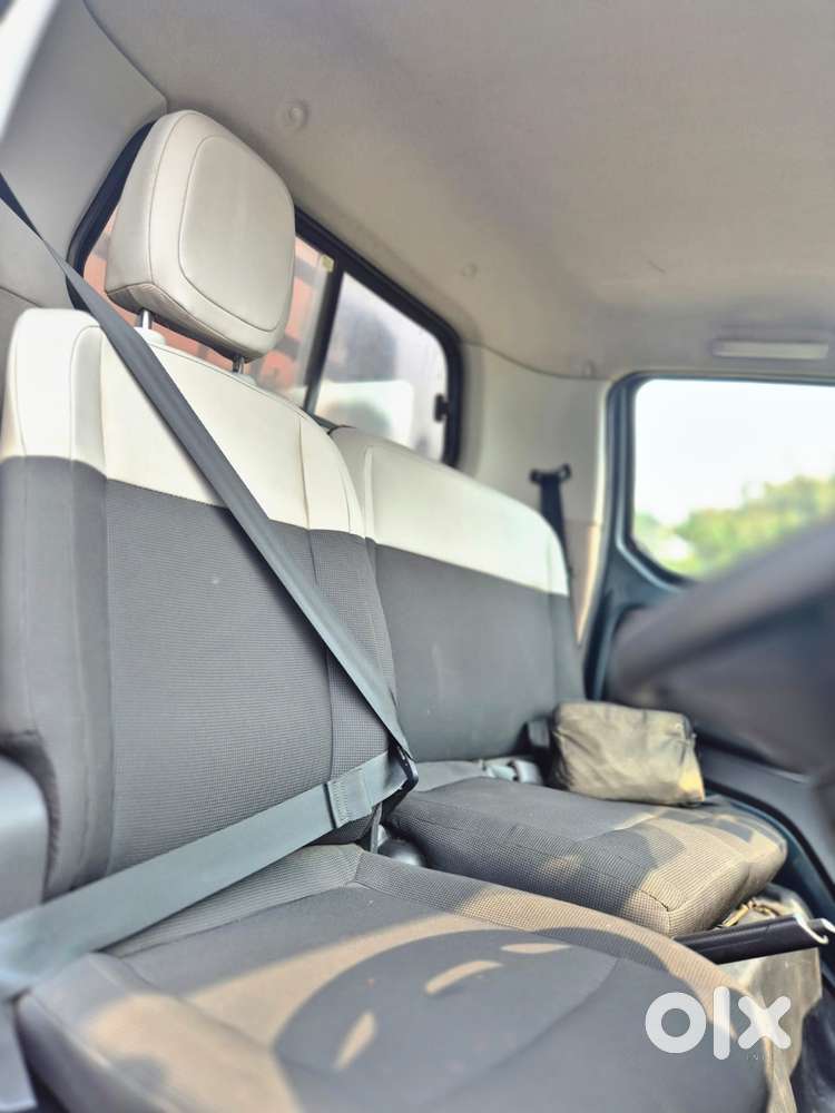 Mahindra Global Pik Up, 2025