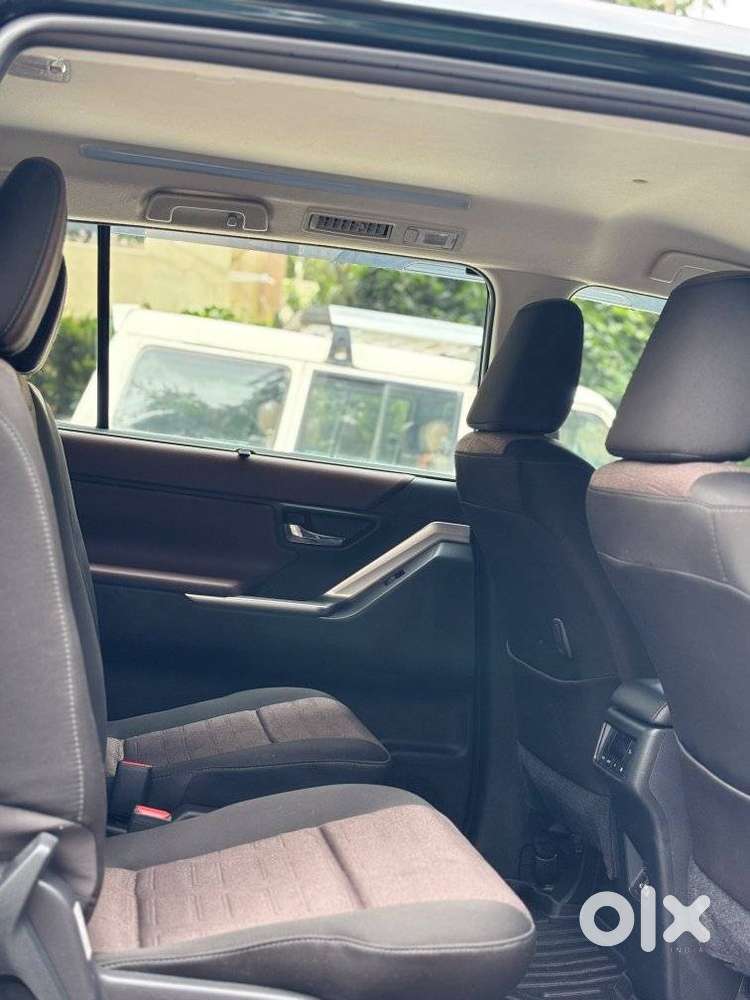 Toyota Innova Hycross 2.0 Vx Hybrid 7 Str, 2025, Petrol
